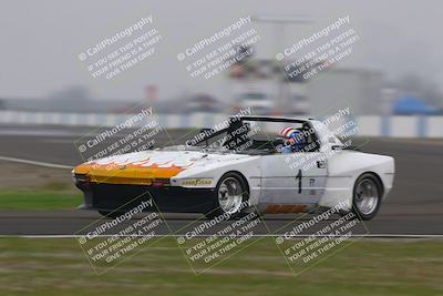 media/Jan-18-2026-CalClub SCCA (Sun) [[8bc6468723]]/Group 3 Race/Turn 1/